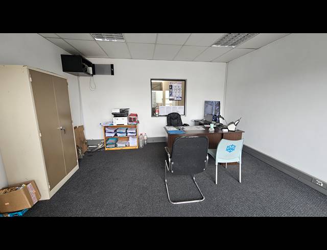 872M² WAREHOUSE TO LET IN JET PARK